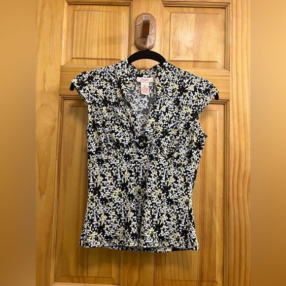 Candie’s size small v neck print blouse - Picture 1 of 5